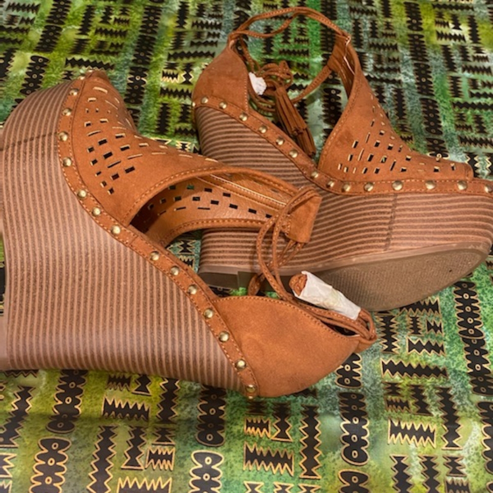 Wedge sandals - Picture 3 of 3